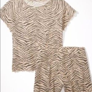 🌸** FREE WITH PURCHASE** 🌸 AE Brushed Matching Waffle PJ Set